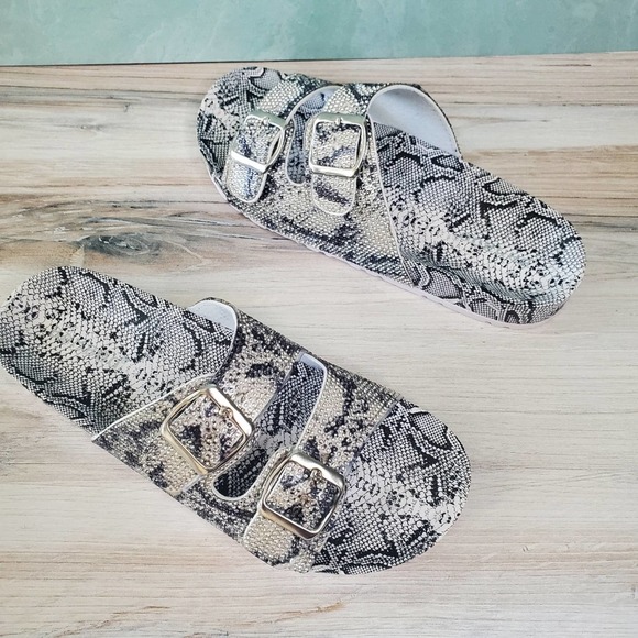 NEW Black and White Crystal Buckle Slide Sandals - Picture 5 of 9